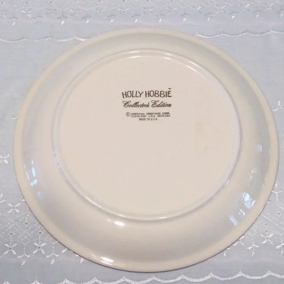 Holly Hobbie Collectors Edition Made in U.S.A. Large Ceramic Plate - Picture 3 of 4